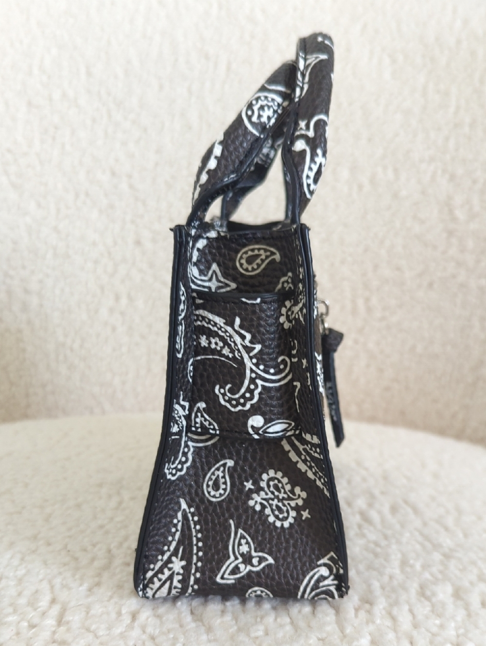 Brandon Blackwood Kuei bag in Black bandana Paisley print - Picture 5 of 11